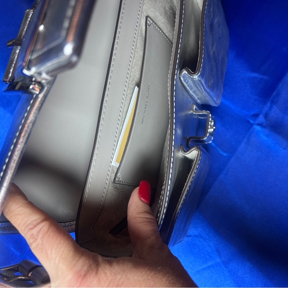 Michael Kors Metallic Silver Colby Shoulder Bag - Picture 8 of 8